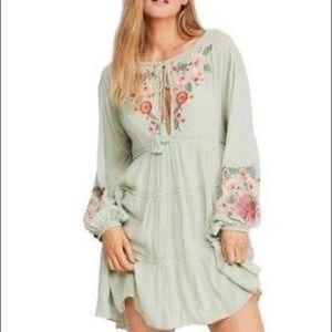 Free People Light Green Boho Dress with  Embroidered  Flowers / Size XS